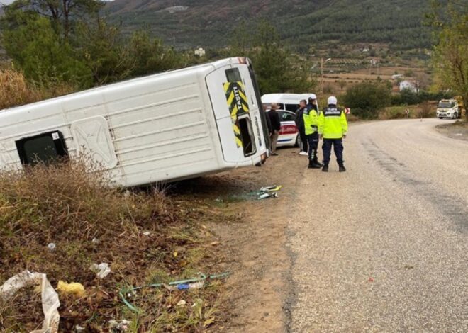 Osmaniye’de faciadan dönüldü… Öğrenci servisi takla attı: 2 yaralı